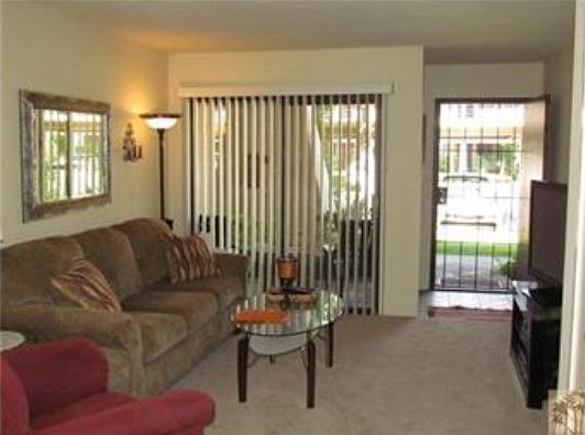 5th image of 2810 N Arcadia Ct #102