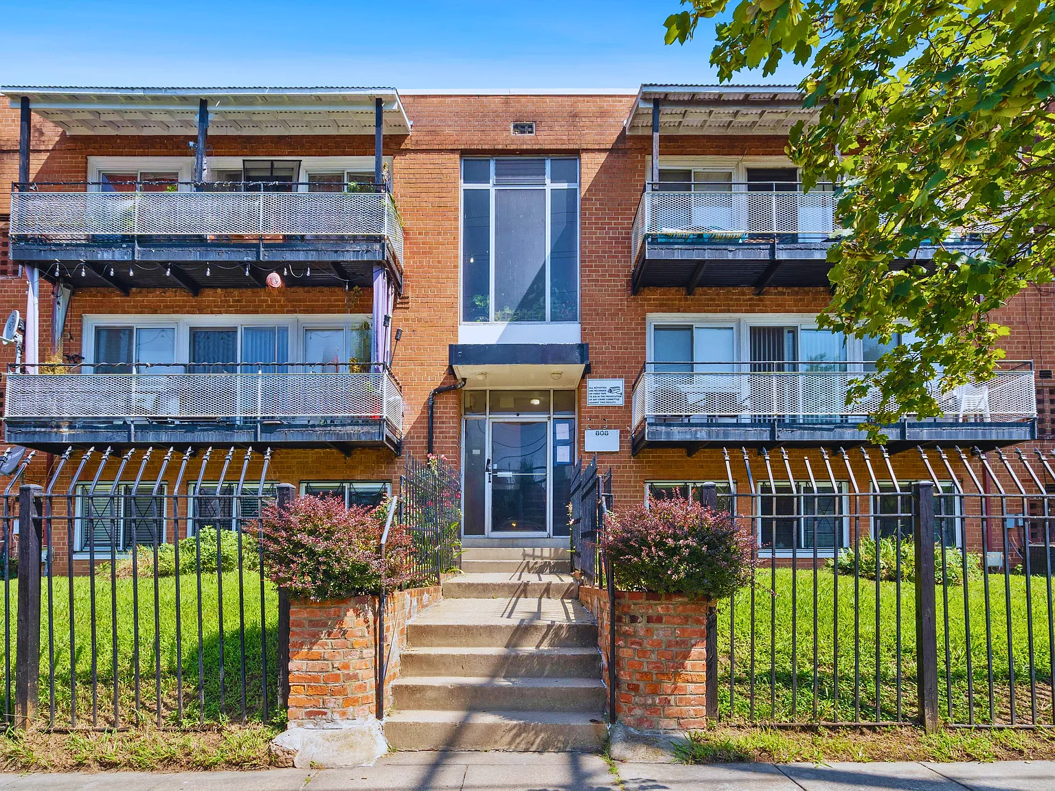 2 bed, 700 sqft, $1,650 — Photo 4