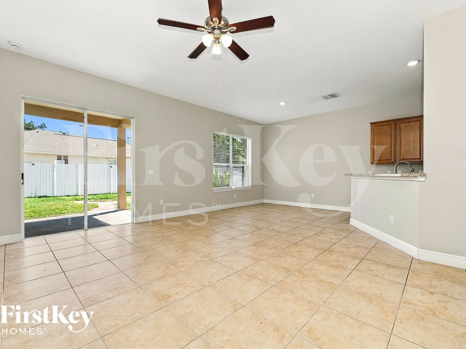 4 bed, 2.5 bath, 2702 sqft, $2,675 — Photo 3