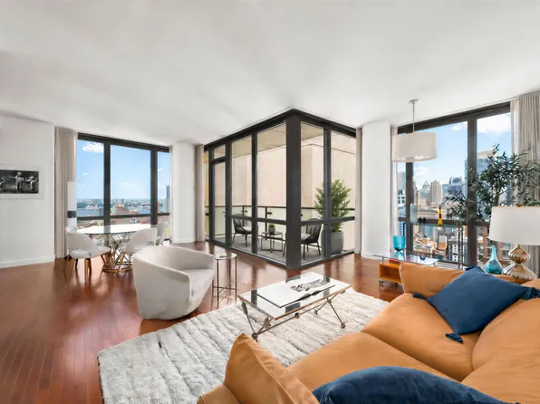 101 West 24th Street image 1 of 24