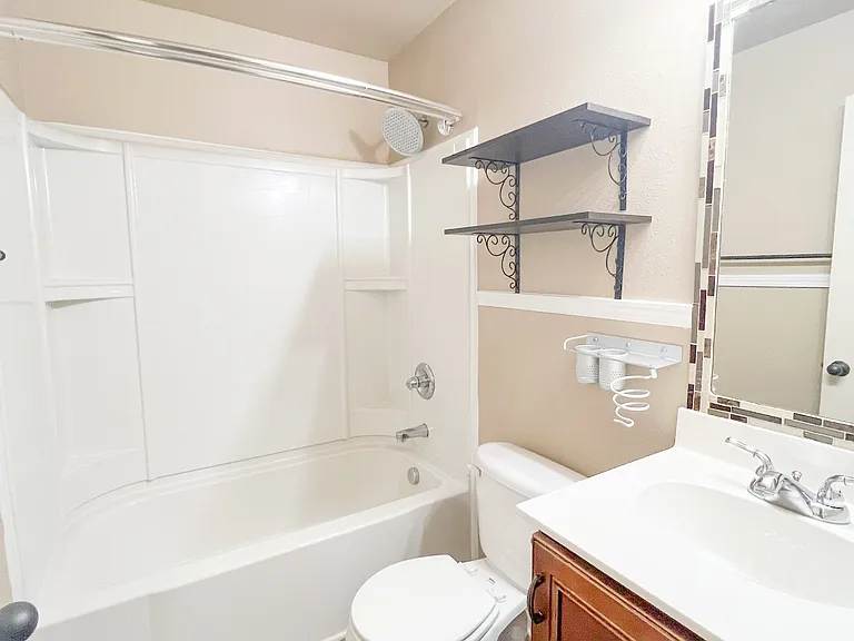 2280 McCormick Ln #C — Photo 12