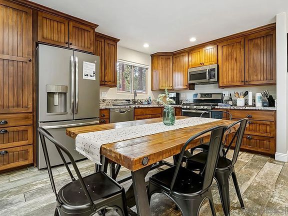 2nd image of 421 Eureka Dr