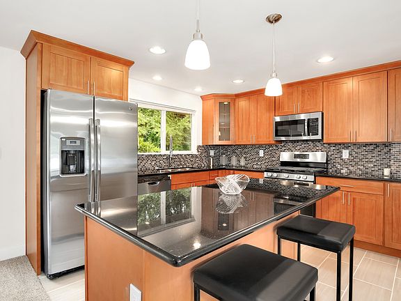 4th image of 3745 77th Ave SE