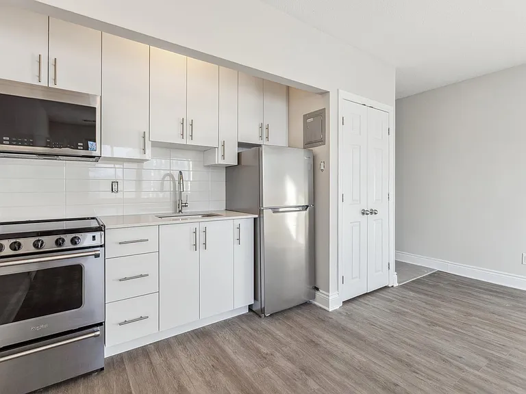 200 Bronson Ave — Photo 26