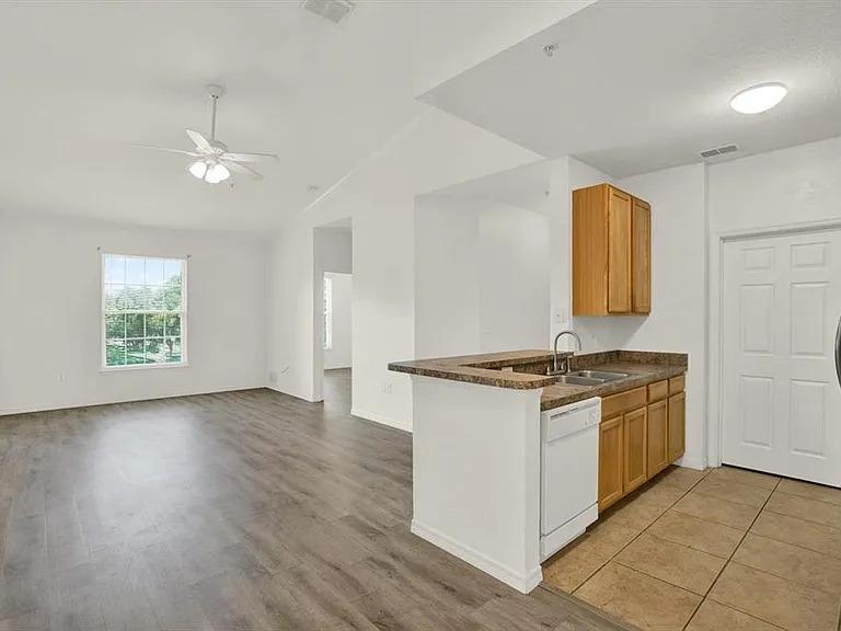 10201 Courtney Palms Blvd #304 — Photo 28