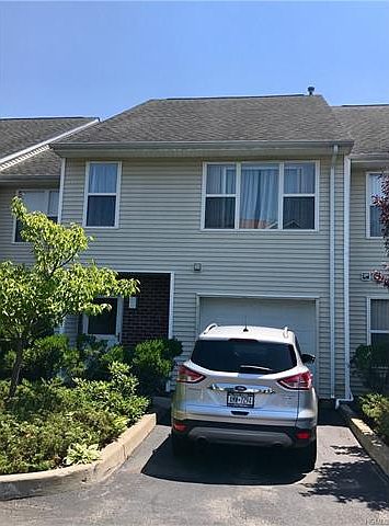 1st image of 11 Deer Court Dr