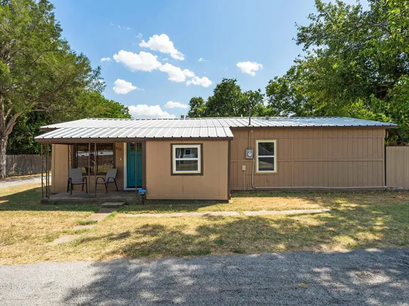 312 Buckner St, Burkburnett, TX 76354