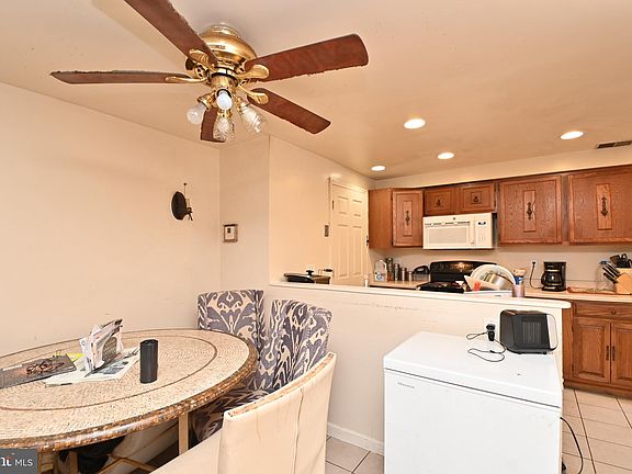 5th image of 4303 Pembrook Village Dr #15
