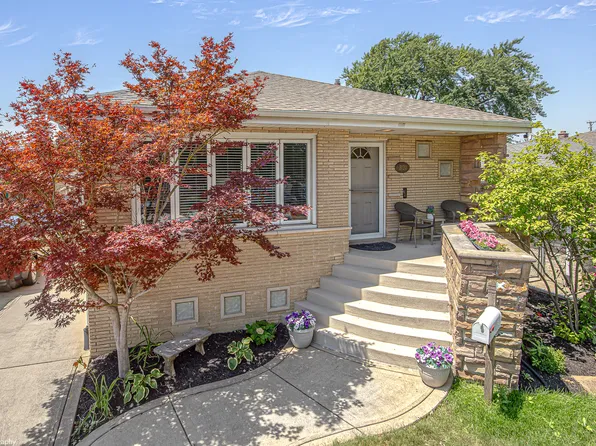 8120 Mayfield Ave, Burbank, IL 60459