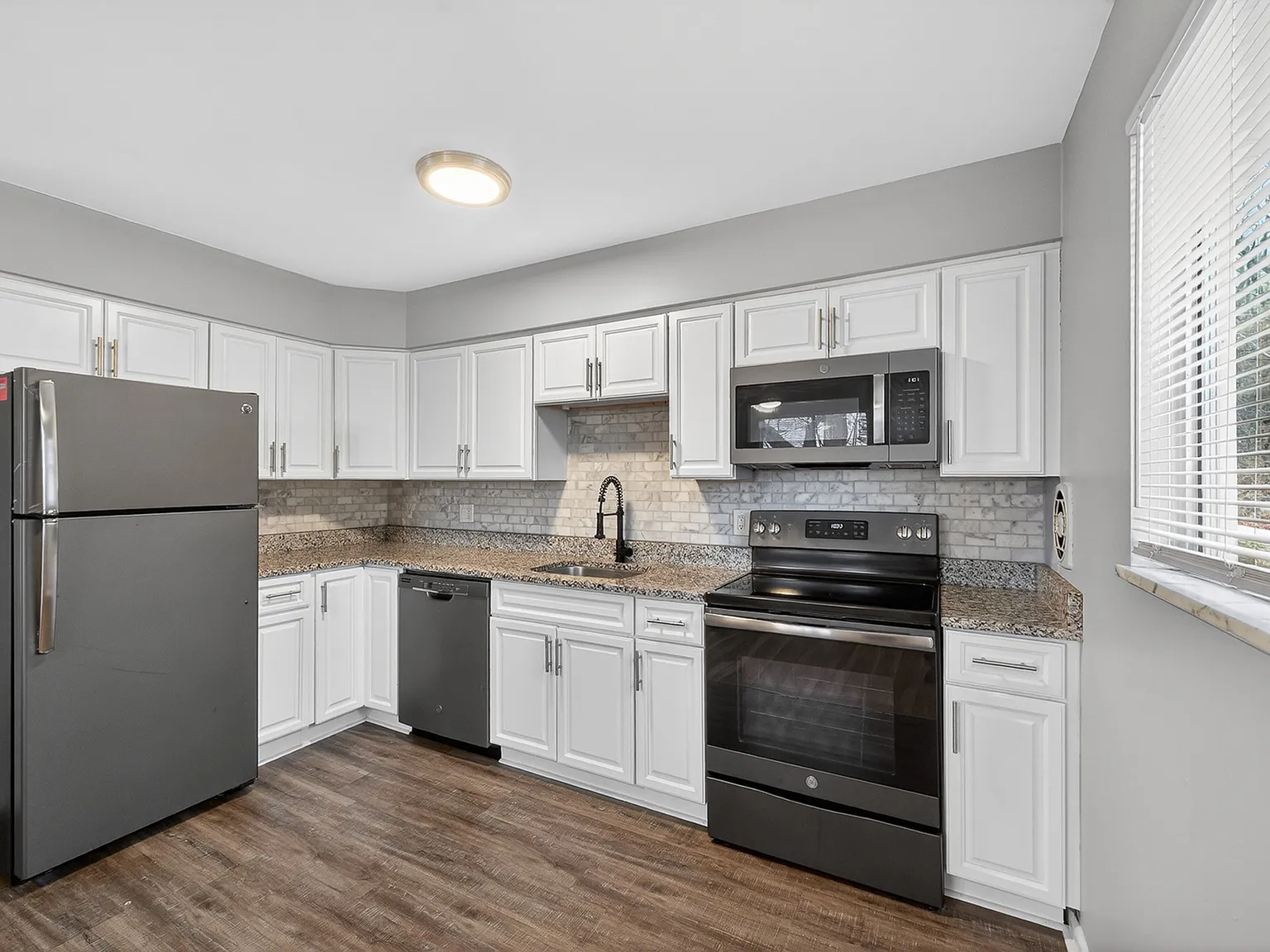 Ault Park View Condominiums - 5009 — Photo 2