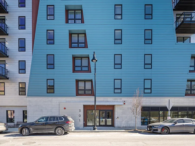 301 Border St #302 — Photo 5