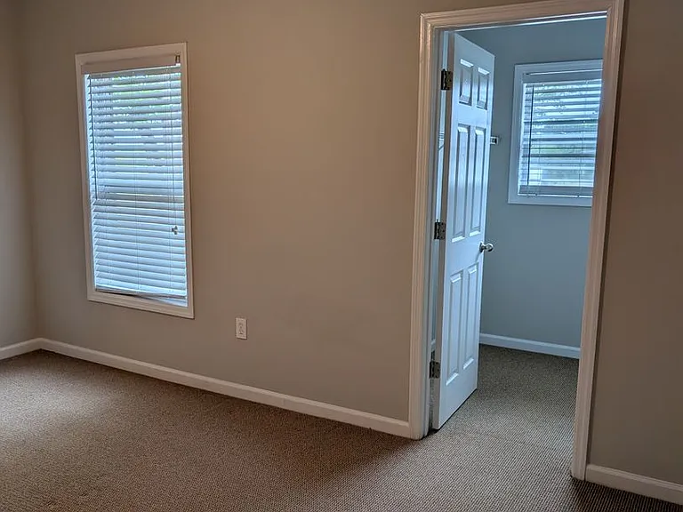 807 Harvard Dr — Photo 18
