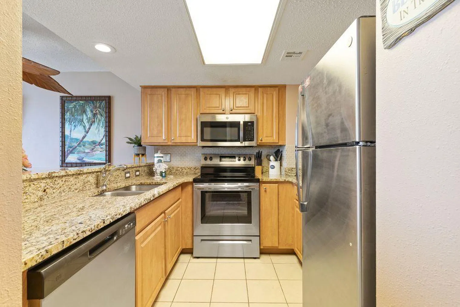 2 bed, 2.0 bath, 990 sqft, $4,731 — Photo 2