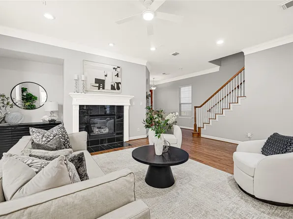 1420 W 26th St, Houston, TX 77008