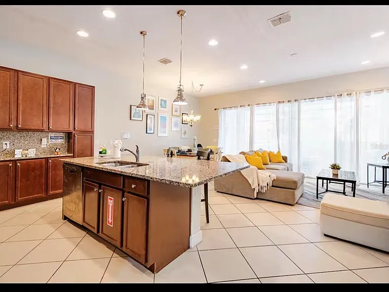 354 Captiva Dr — Photo 10