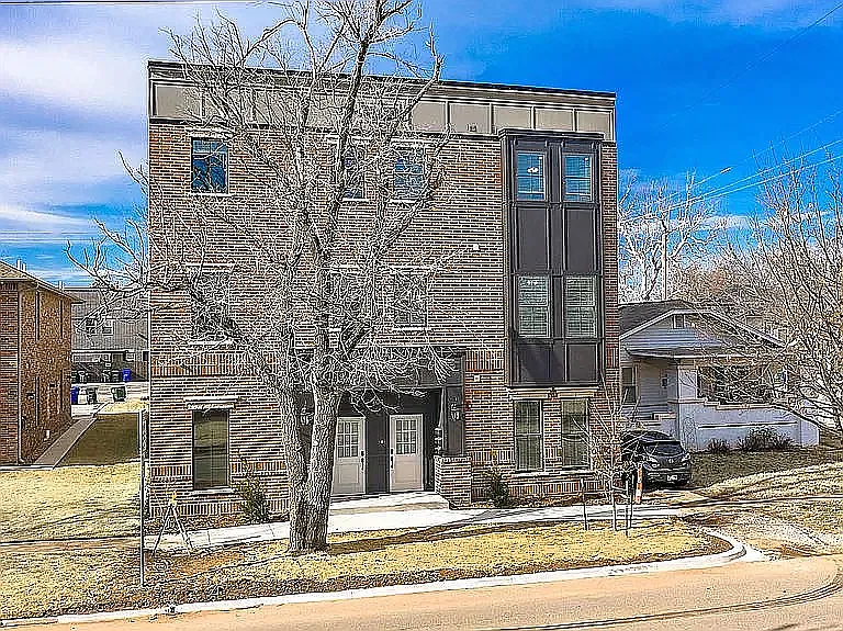 704 Monnett Ave #1