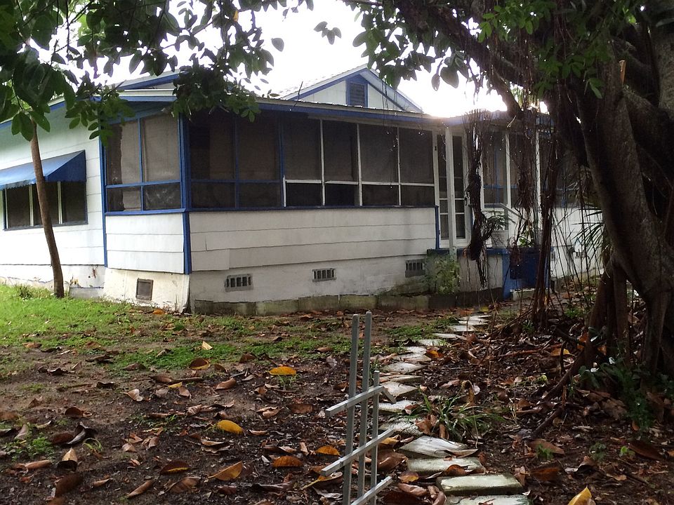 Front door and porch 