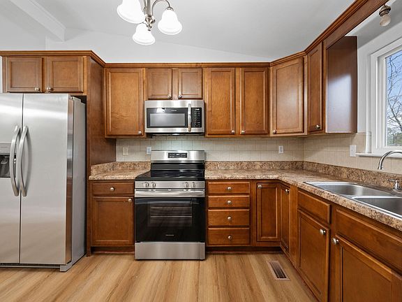 3rd image of 4512 Dumac Rd