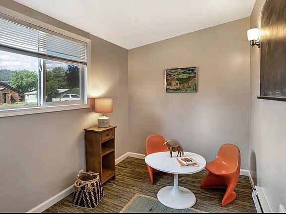 3rd image of 72396 Sanders St