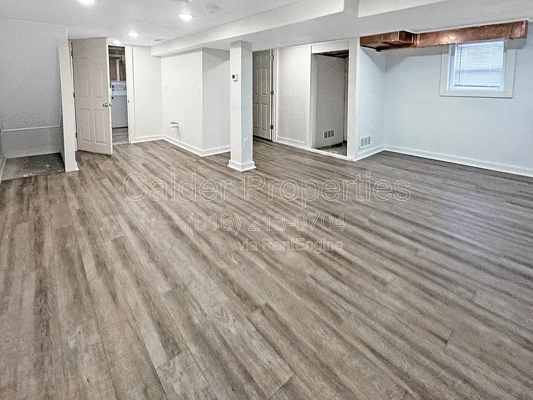 1712 Michigan St NE — Photo 15
