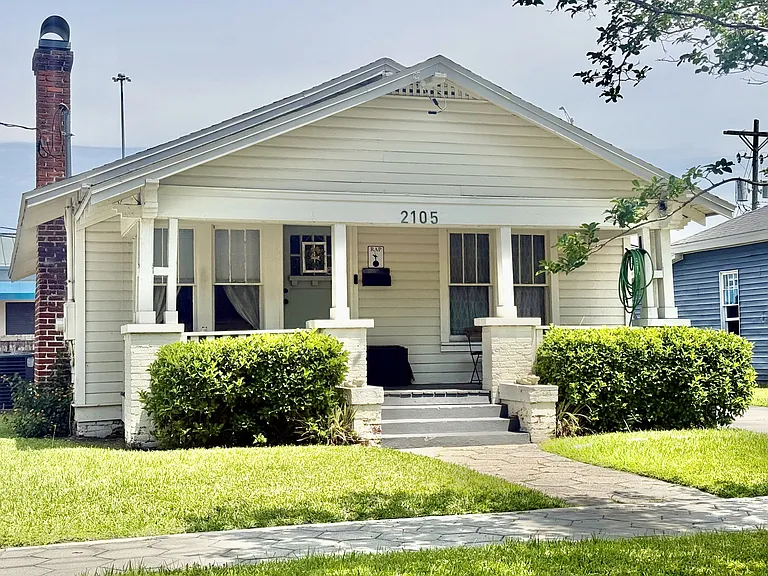 2105 Gilmore St — Photo 2
