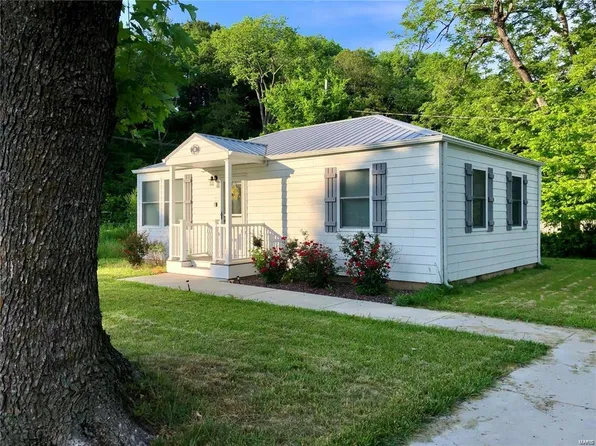 111 Elm Ave, Steelville, MO 65565