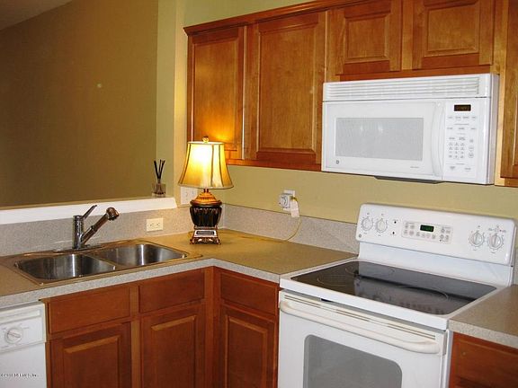 3rd image of 3730 Summerlin Ln