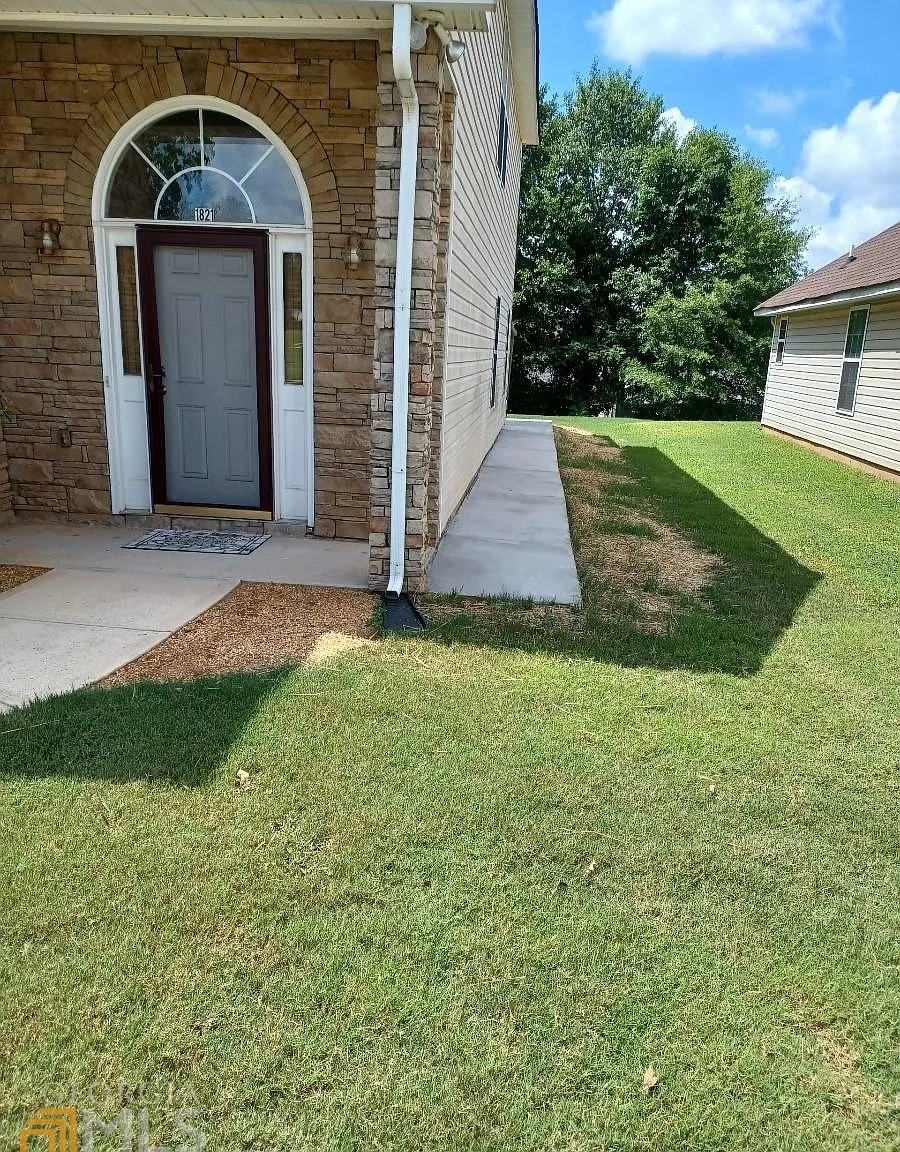 1 bed, 1.0 bath, 1000 sqft, $1,495 — Photo 2