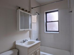 1200 W Wellington Ave #2-1202, Chicago, IL 60657