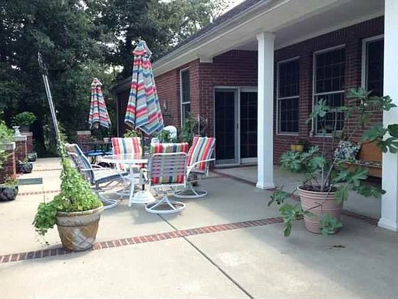 2nd image of 559 Glendale Estate Ln