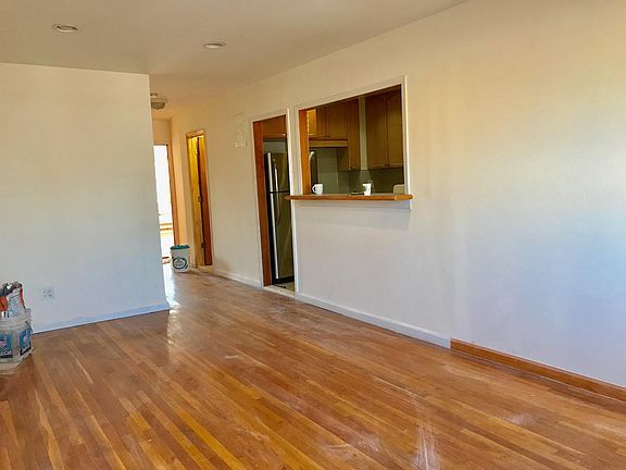 3rd image of 6123 219th St