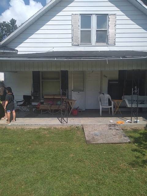 2nd image of 985 Main St