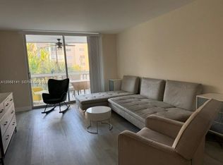 901 NE 14th Ave APT 305, Hallandale Beach, FL 33009