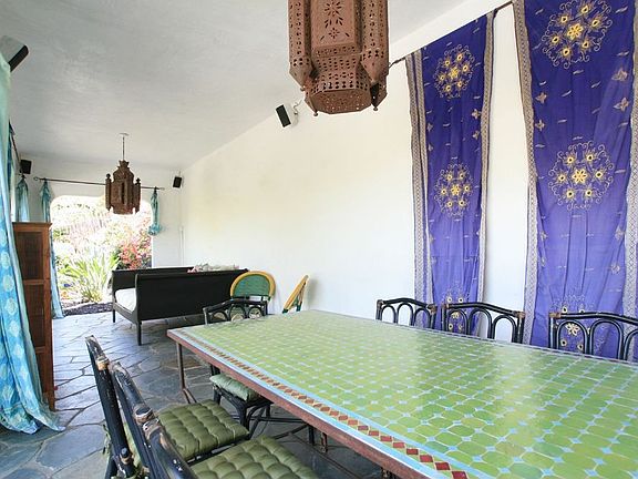 3rd image of 1043 Cresthaven Dr
