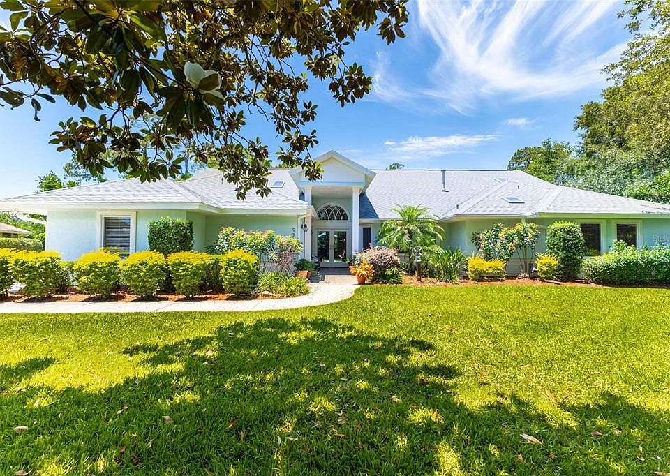 1st image of 925 CHINABERRY COURT
