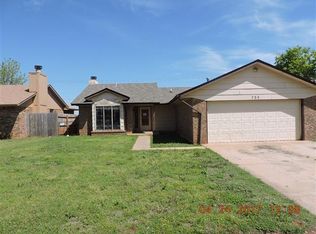 733 W Forster Dr, Mustang, OK 73064