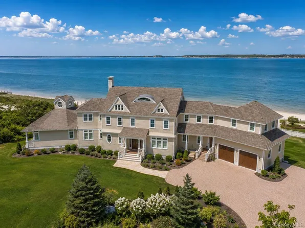 49 Dunlookin Lane, South Jamesport, NY 11970