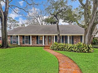 242 Stoney Creek Dr, Houston, TX 77024