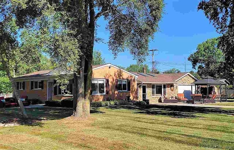 1st image of 7373 Chippewa Dr
