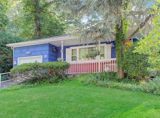 6 Hilton Court, Huntington, NY 11743