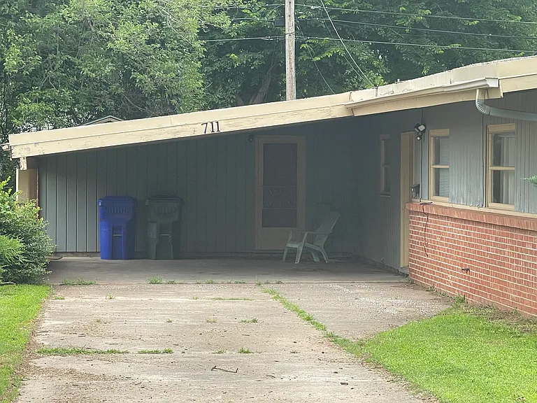 711 W Timberdell Rd — Photo 16