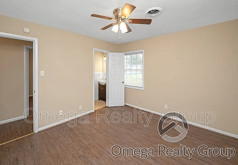 1265 Adell St — Photo 24