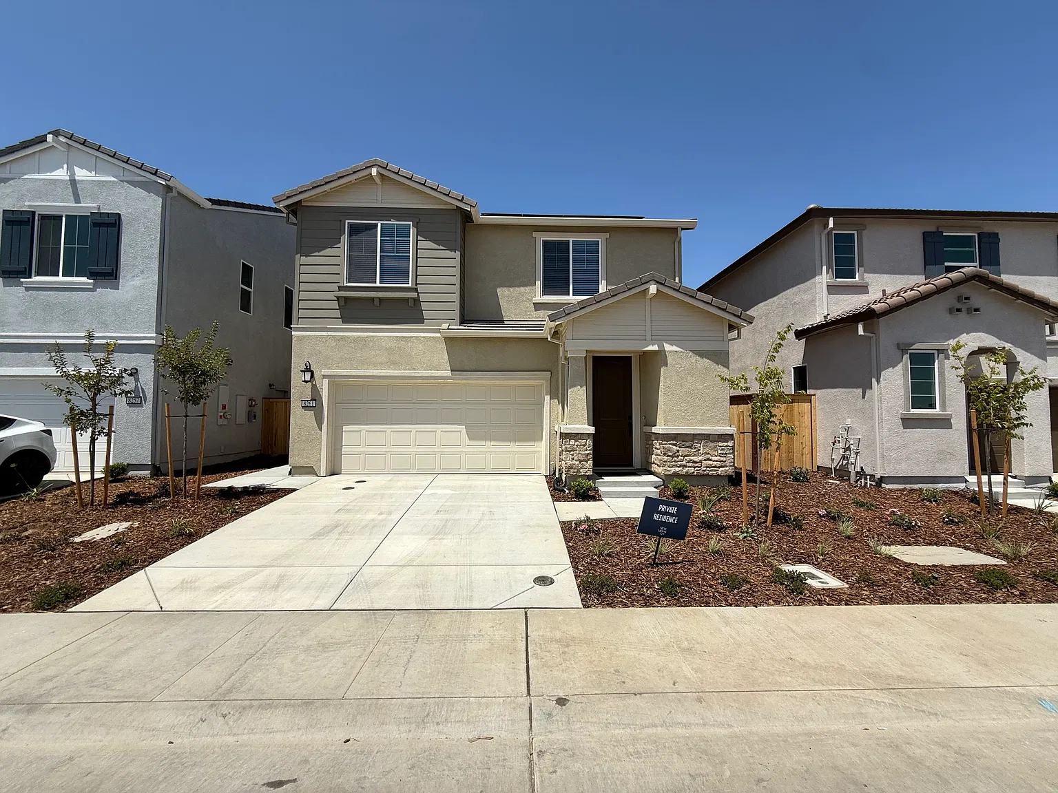 3 bed, 2.5 bath, 1680 sqft, $3,100 — Photo 1