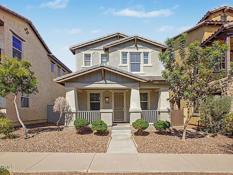 2879 N Claire Dr — Photo 1