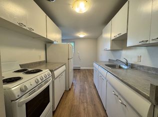 1100 Wellington St #3, Sarnia, ON N7S 1E6