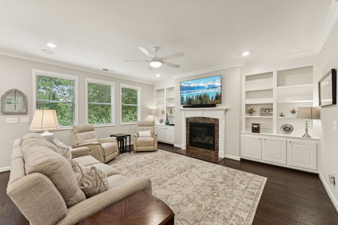 next background image