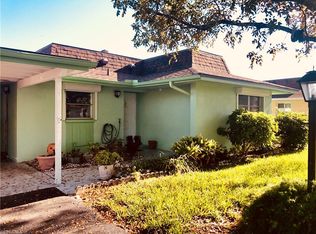842 Pangola Dr, North Fort Myers, FL 33903