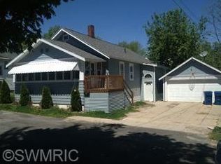 316 Ellsworth Ct, Greenville, MI 48838