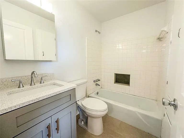 800 Martin Behrman Ave #203 — Photo 13