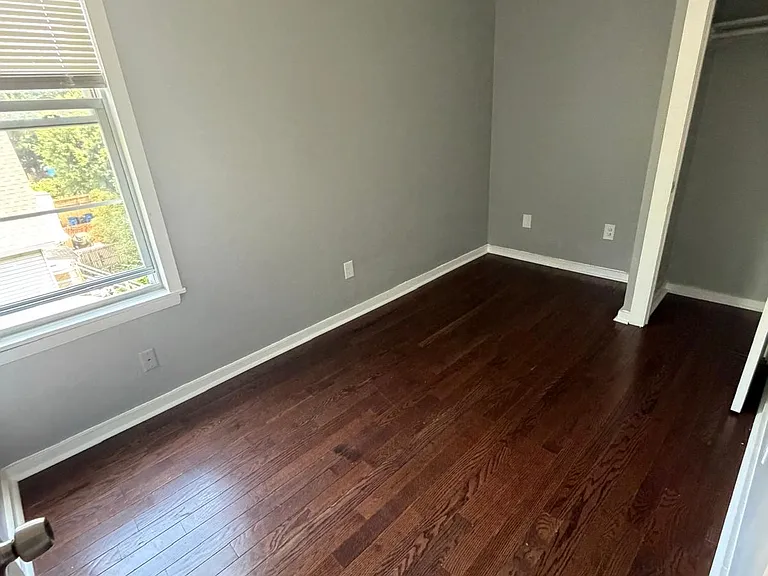 593-595 Winchester Ave #3L — Photo 6